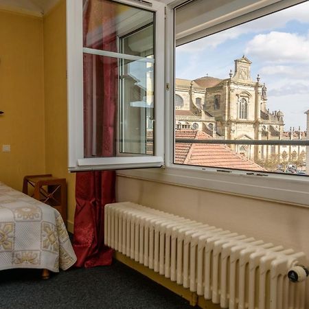 Hotel De La Cloche Sp Reims Exterior foto