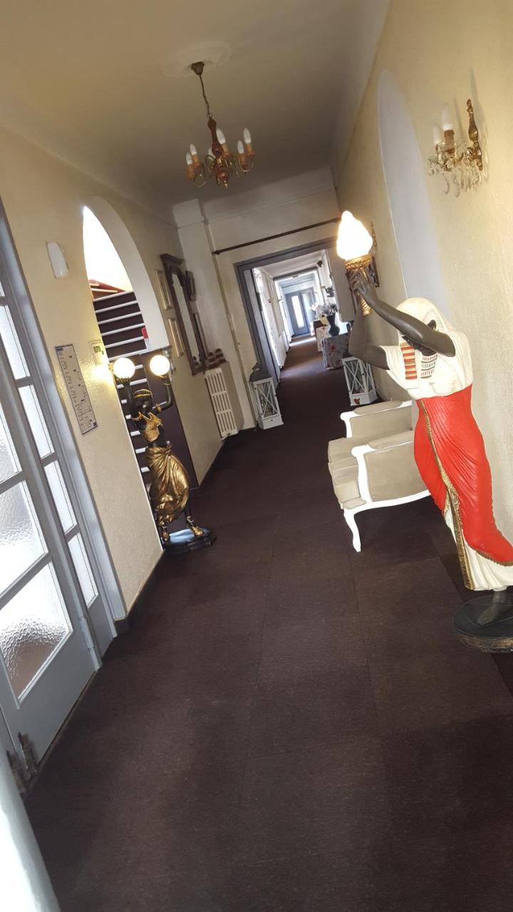 Hotel De La Cloche Sp Reims Exterior foto